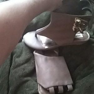 Steve Madden sandles